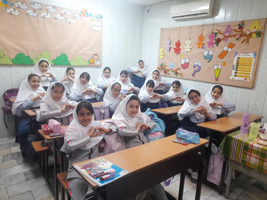 بهترین مدرسه دخترانه در کرج کجاست؟ چرا پروین اعتصامی یک انتخاب طلایی است؟